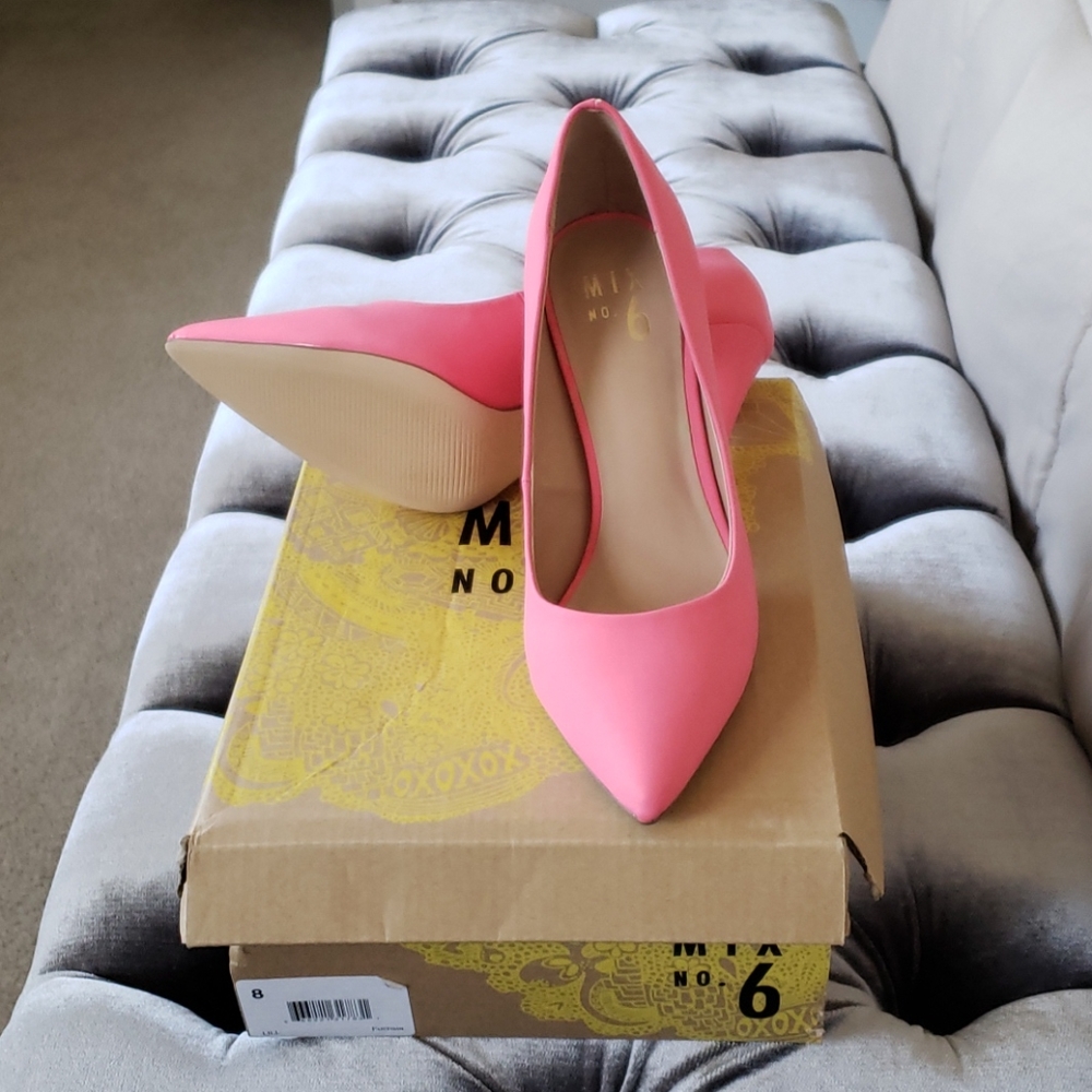 Pink pumps - Picture 2 of 4